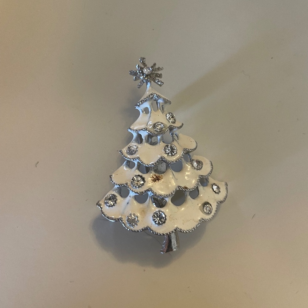 Silver and white Christmas tree pin
